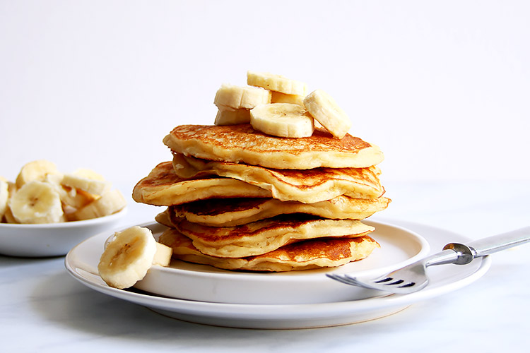 Fluffy Banana Pancakes (sugar-free) » Little Vienna