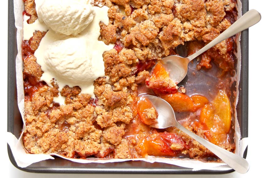 Peach crumble in pan