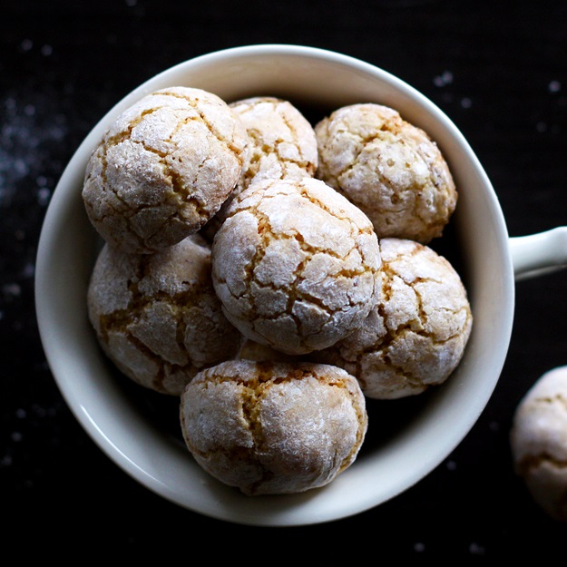 Italian Amaretti Cookies » Little Vienna